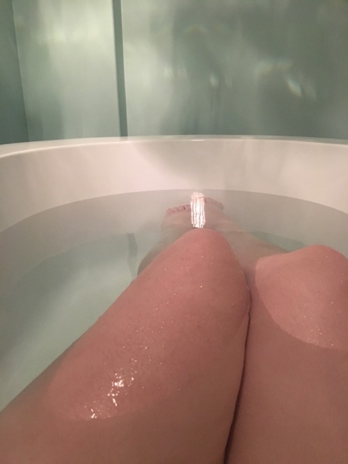 denialangel - hornypornyandcorny - Bath time means edging and edging my needy cunt over and over...