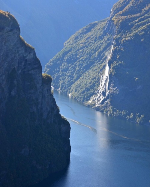 epicfjords - The Geirangerfjord. Seven Sisters Waterfall in the...