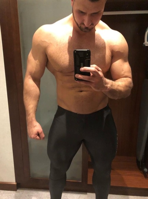 Male gay bodybuilder sex