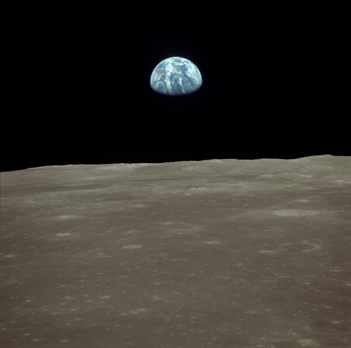 humanoidhistory - EARTHRISE – The Earth rises over the Moon’s...