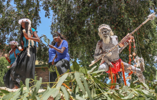 mindblowingfactz - Proud Aboriginal elder travels 3000 km to be...