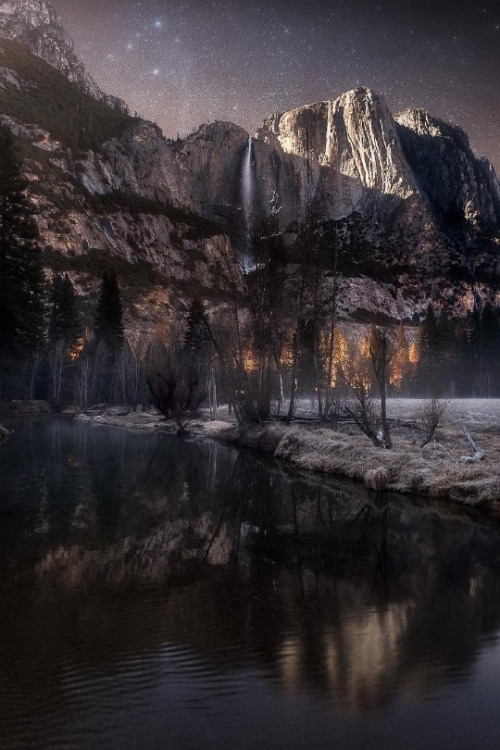 maureen2musings - Yosemite Falls under the moonlight...