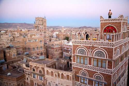 travelingcolors - Sana’a | Yemen (by Maciej Dakowicz)