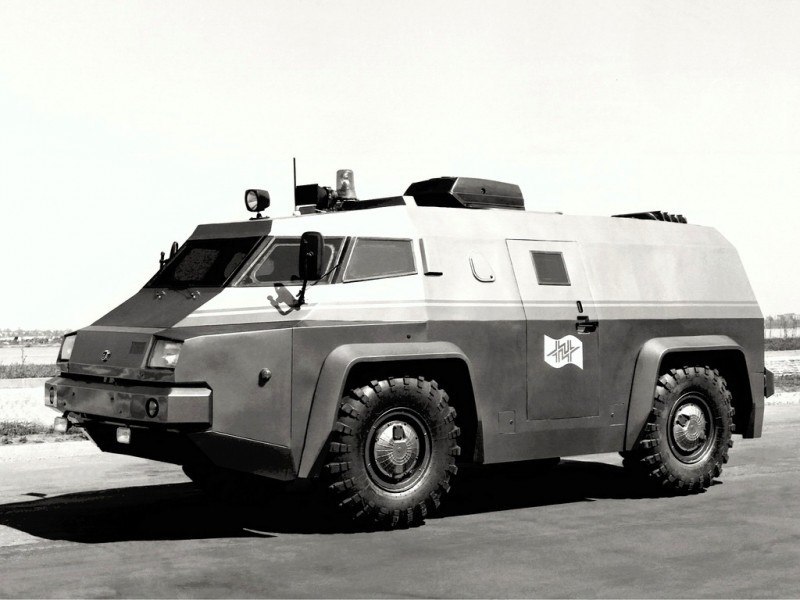 Между прочим, это - ГАЗ-3934, 1994 год. 