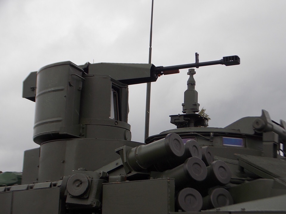 12,7 мм автоматический пулемет на танке Т-90М.