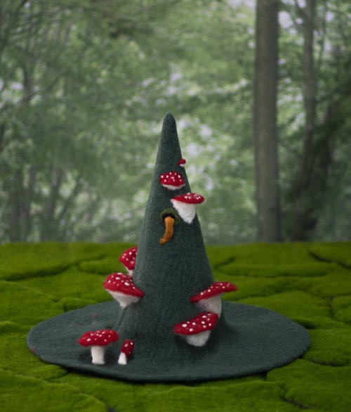 sosuperawesome - Felt Witch Hats, by Costurero Real on Etsy