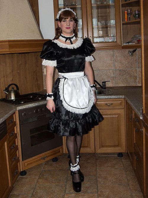 michellecumsinpanties - now this, this is what a kept sissy maid...
