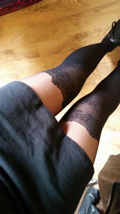 Gf sent me a pic of her new tights :P