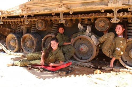 takesabeating - kitty-batass - Israeli...