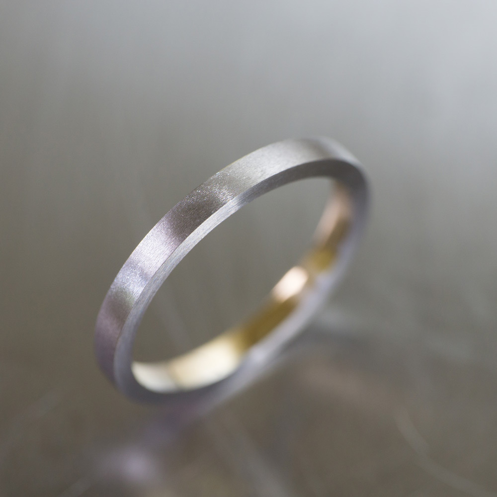 オーダーメイドのマリッジリング　プラチナ、ゴールド　角度４　屋久島でつくる結婚指輪