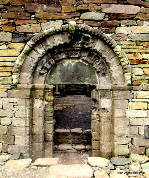 irisharchaeology:12th century Romanesque doorway,...