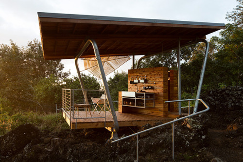 aros:FLOAT studio completes ‘outside house’ as pavilion in the...