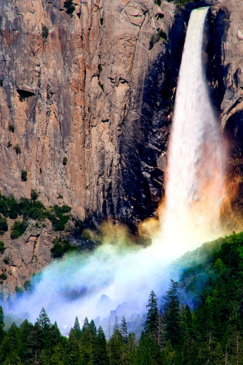 phantastrophe - Bridalveil Fall, Yosemite National Park,...