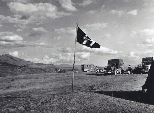 vaguedacier - The SS flag flies over the camp, 1941.