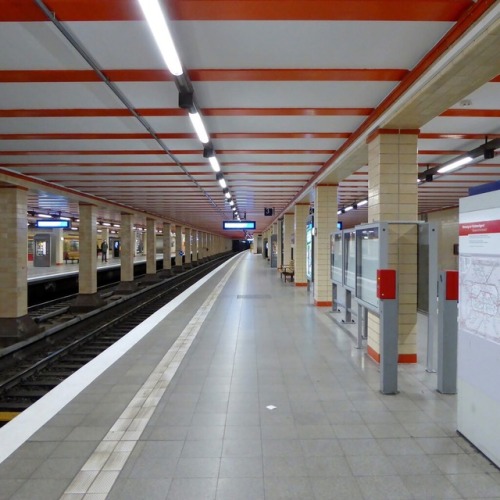 willkommen-in-germany - Prenzlauer Berg, U-Bahn-Station in Berlin