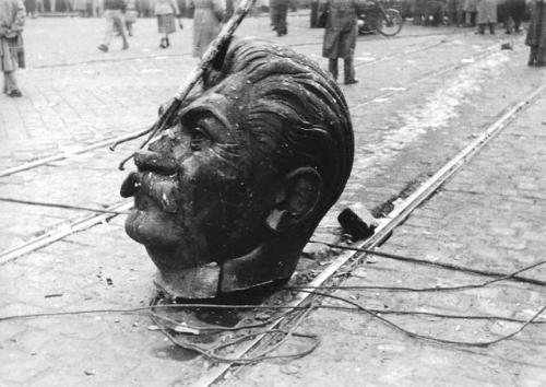 historicaltimes - A disembodied statue of Joseph Stalin’s head...