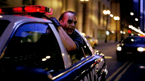 b-o-m-b-s - laguerradelasgalaxias - Heath Ledger as The Joker in...