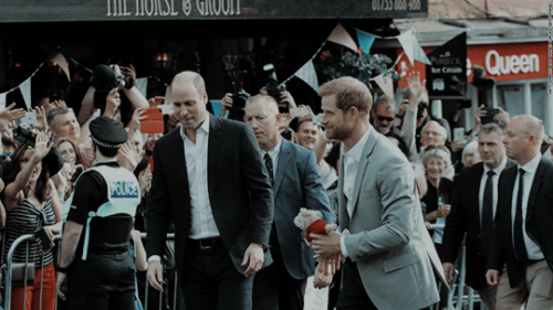 killiamkween - William and Harry greeting people outside Clarence...