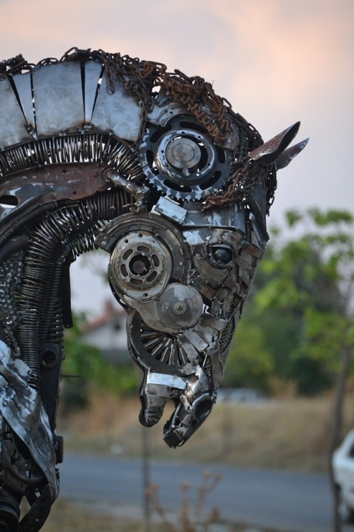 steampunktendencies - Mercury, a scrap metal horse by turkish...