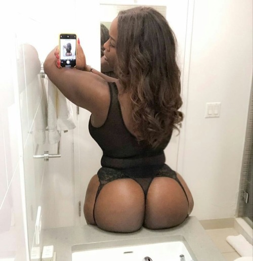 thequeenbitchmnm - intimatehoneys - @iscreamcandy2I want her...