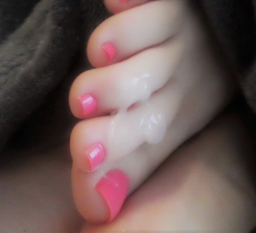 jennsummers50 - My mature feet with leg warmers, pink toes and...