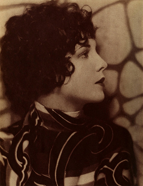 lanaturnerhascollapsed - Photoplay, January 1926