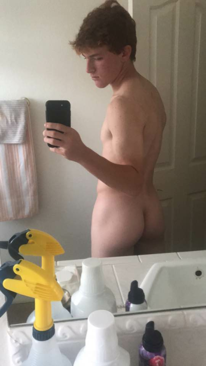 thesithgay - Jake is 19 and has a fit body, with a killer booty...