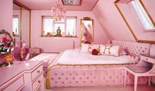 diamondheroes - The ‘pink paradise’ guest house in Essex
