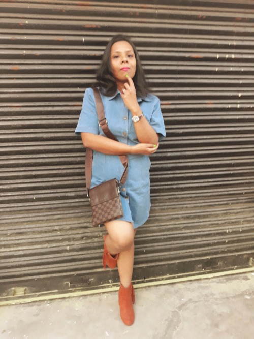 Denim shirt-dress - A must have in the closet of every fashion lover image