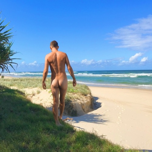 alanh-me - 41k+ follow all things gay, naturist and “eye catching”...