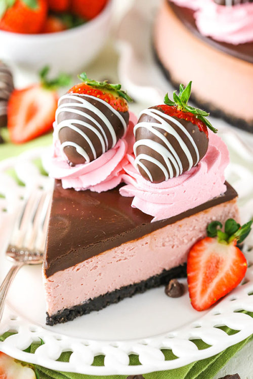 foodffs - CHOCOLATE COVERED STRAWBERRY CHEESECAKEFollow for...