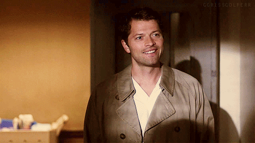 If this Message appears to your dash Pass it on by adding a Supernatural Gif.