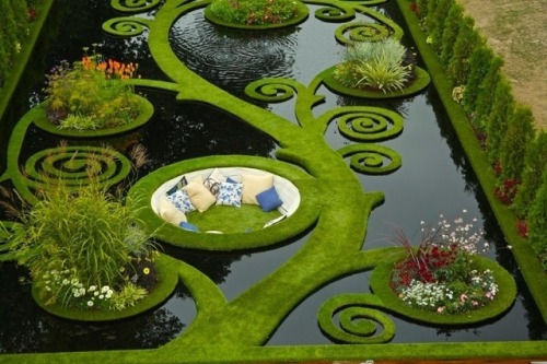 sixpenceee - This is the Sunken Alcove Garden in New Zealand.