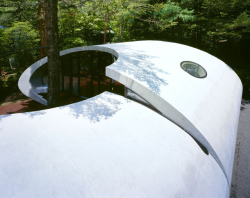 goodwoodwould - utwo - Spaceship Villa in Karuizawa© Shell /...