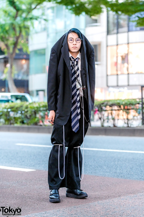 tokyo-fashion - Japanese high school student Hikaru on the...