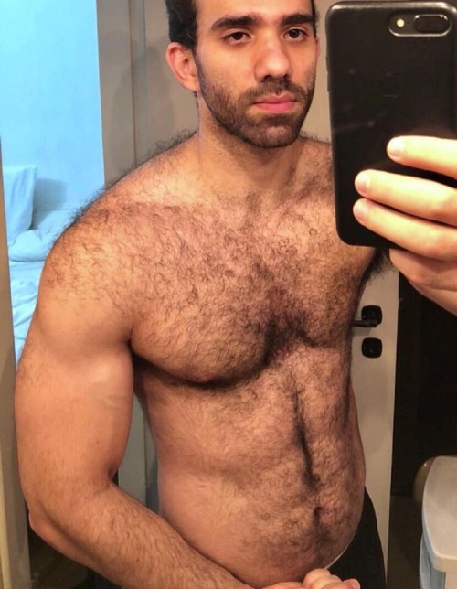 arabfitnessgods:Hairy Alpha Stud Spotted.Summer is coming and...