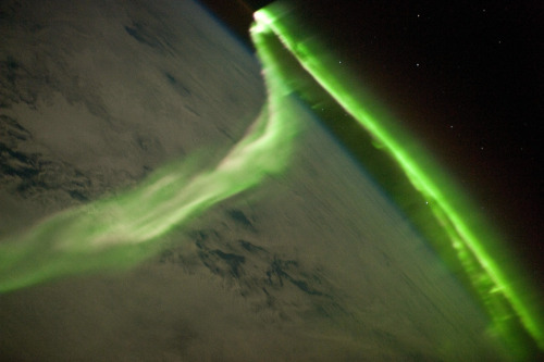 traverse-our-universe - Aurora Borealis, as seen from space!...