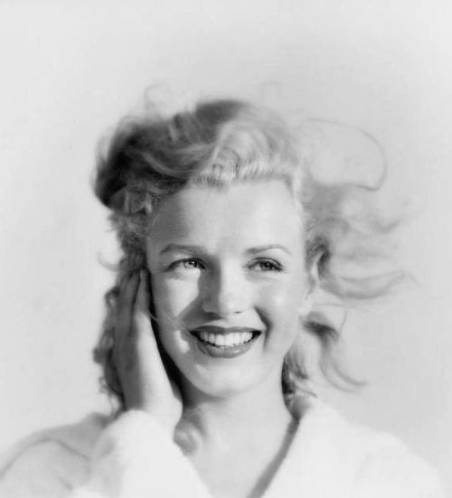 wehadfacesthen - Marilyn Monroe, 1949, photo by Andre de Dienes