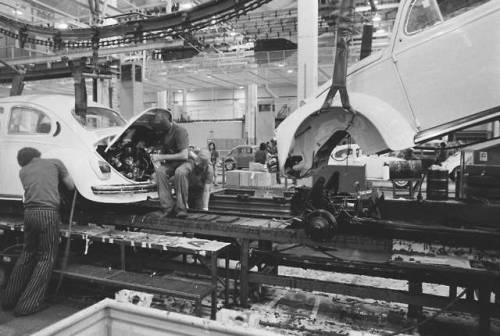 theoldiebutgoodie - Brazilian VW Assembly Line, 1972.
