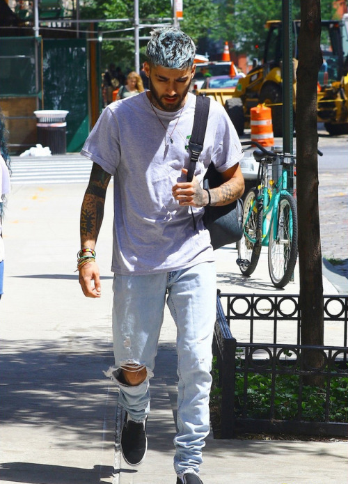 keepingupwithzayn - Zayn out and about on July 18, 2018 in New...