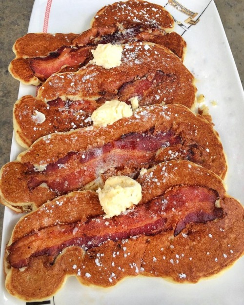 everybody-loves-to-eat - ‘MAKIN BACON PANCAKES’ from...
