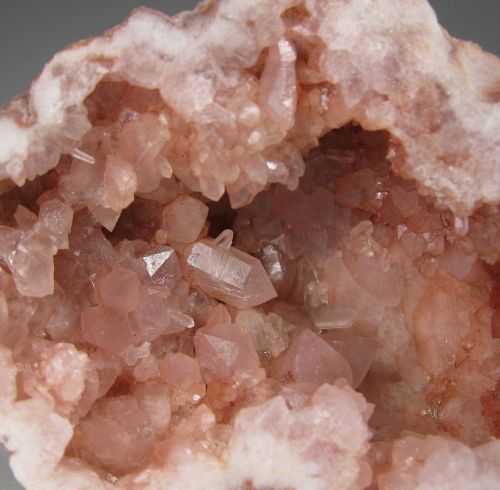 bijoux-et-mineraux - Rose Quartz Geode - Patagonia, Argentina