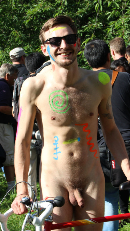 dudes-naked:Reblog from juancho2014.236k+ follow All my...