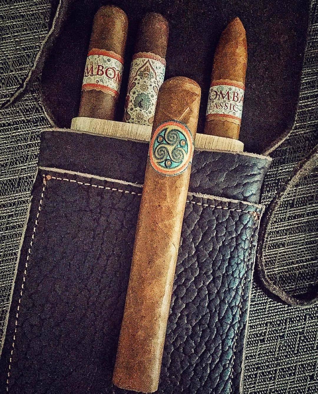 American bison hide 🔥💨. Repost from @cigarroom7 I’m ready for the night, Mmmmmbombay! 🙌🏻 @mbombay_cigars @legendarysaxon #cigarian #mbombay #cigars #mbombaycigars #cigaraficionado #cigarworld #botl #cigarlife #cigarlovers #cigarsnob #cigarporn...