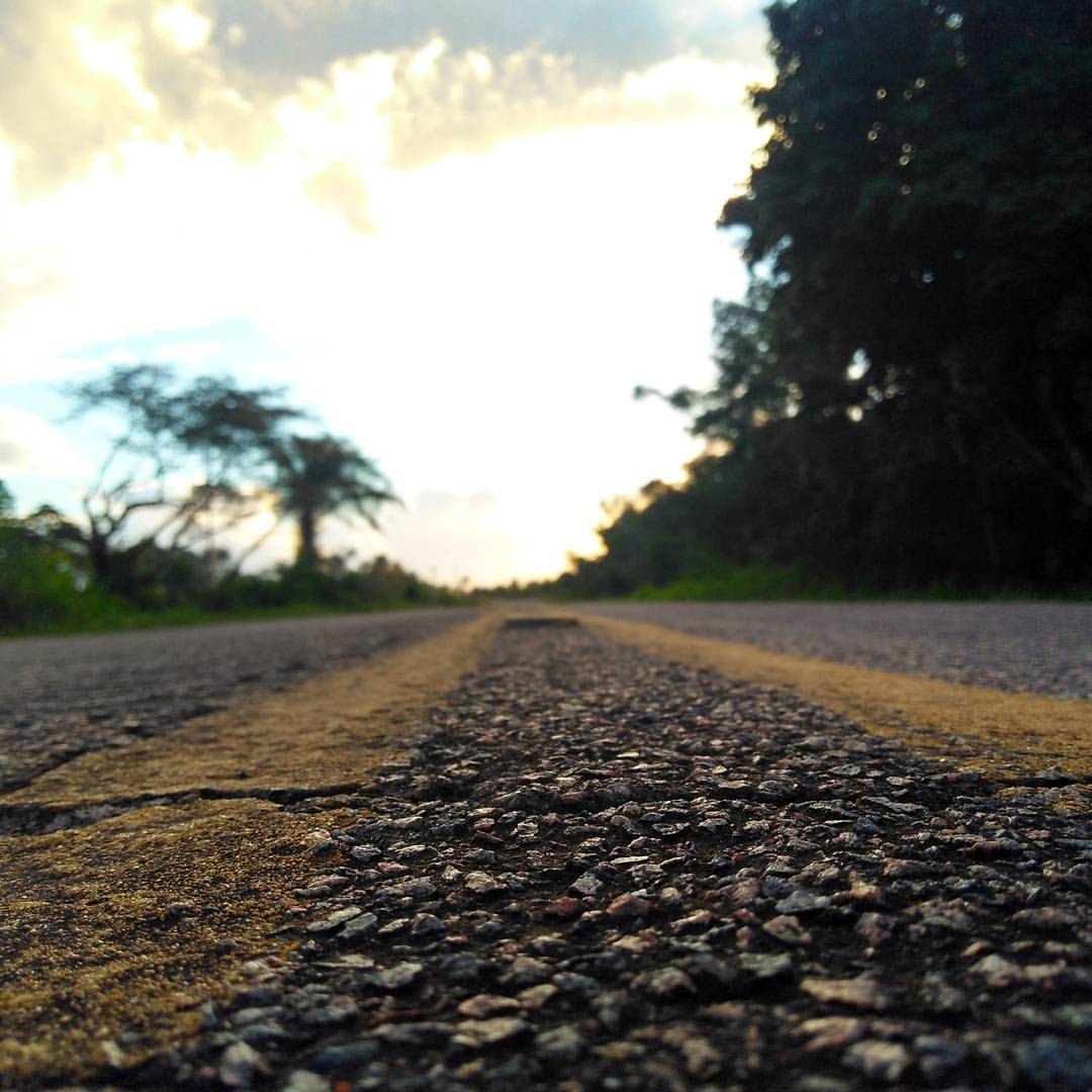 A Caminhada nunca será fácil, o caminho será árduo, mas sempre valerá apena! (em Una, Bahia)