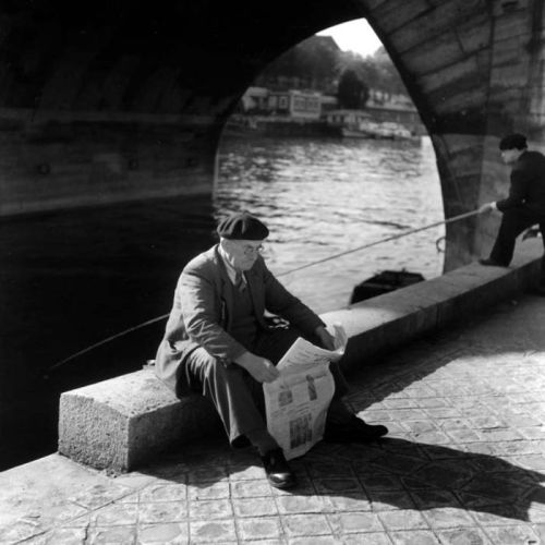 flashofgod - Kees Scherer, Reading near the Seine, Paris, 1956.