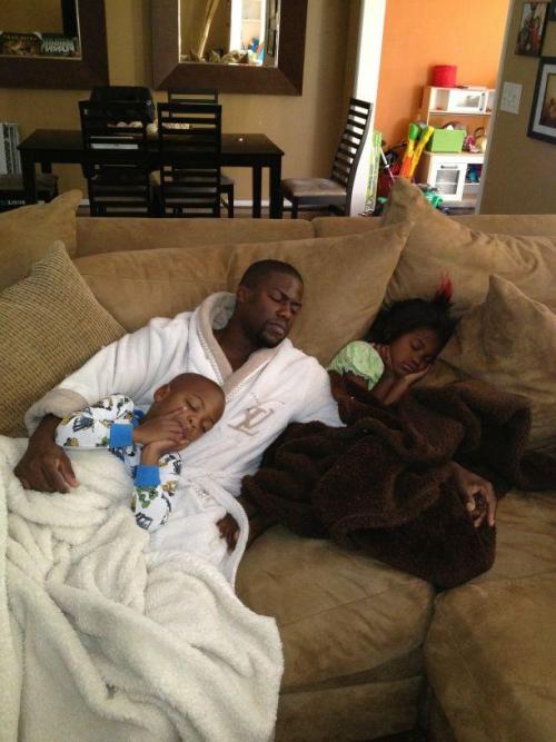 gdirtydime19:I love this Pic of Kevin and His KIDS….  That...