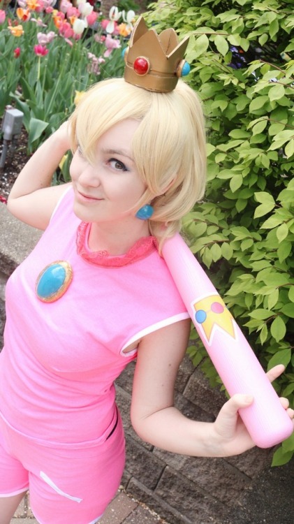 wingscanspeak - I really loved cosplaying Peach this weekend....