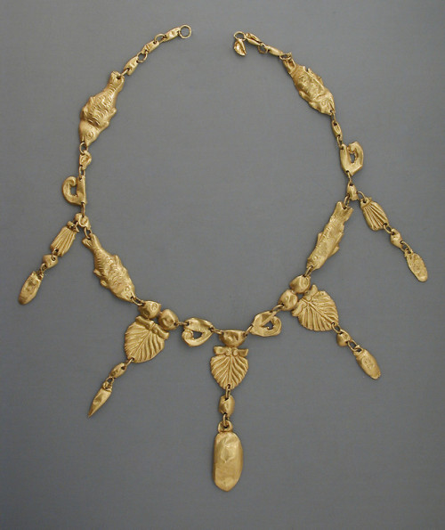 theancientwayoflife:~ Gold Necklace.Period: Hellenistic...