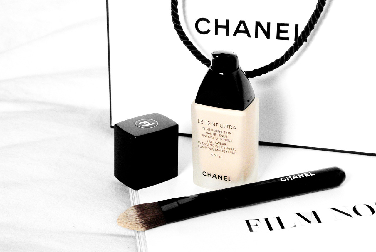 Chanel Le Teint Ultra Fluid Foundation 2018 Review - Anita Michaela